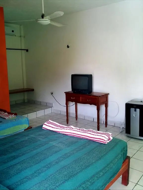 Posada Guadalupe Bacalar Гостевой дом